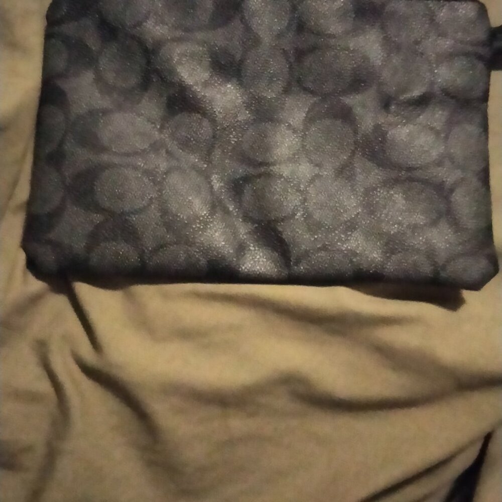 Barely used coach bag and coin purse - Picture 3 of 6